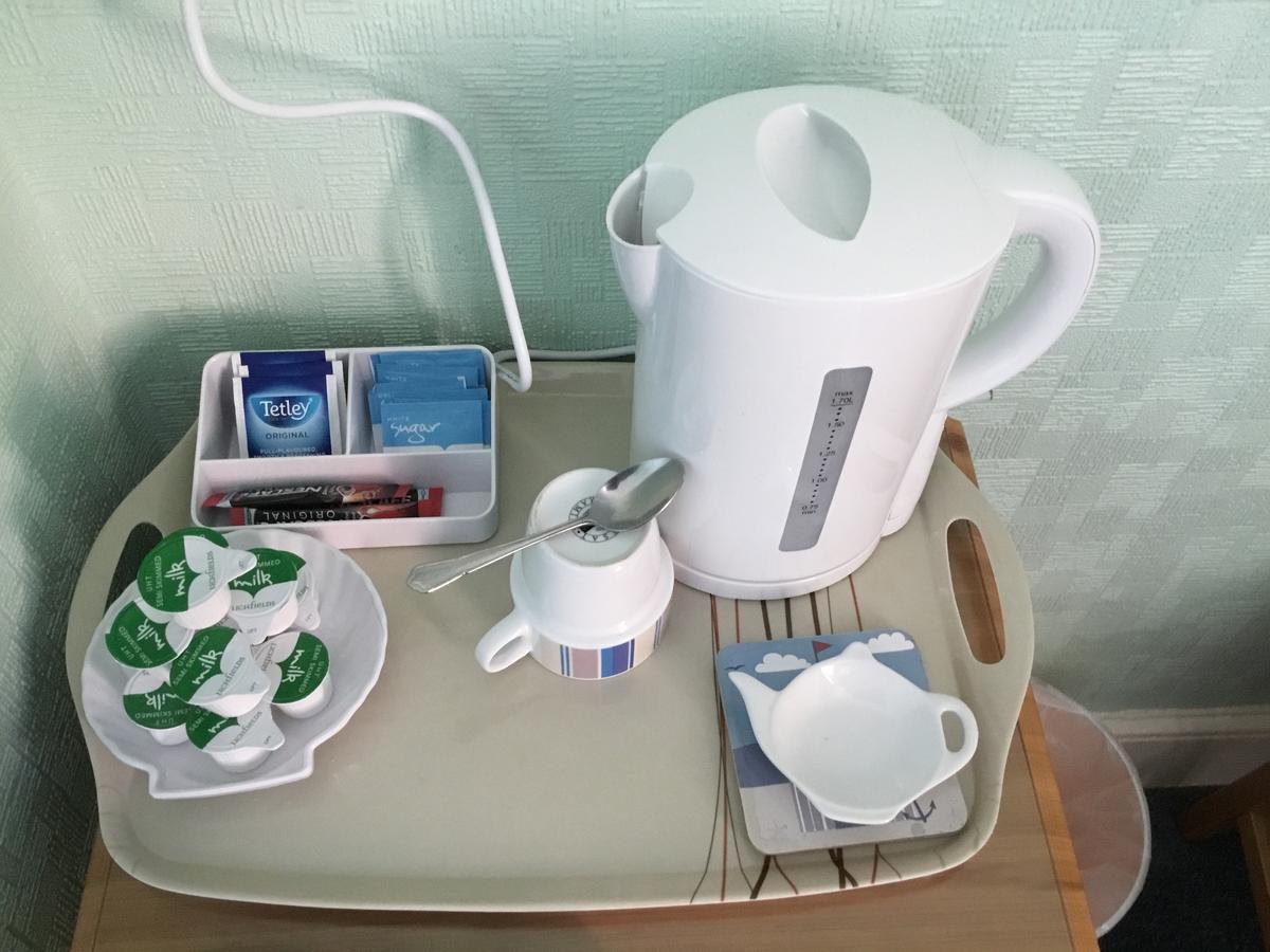 Cavendish House Bed & Breakfast Уеймут Екстериор снимка